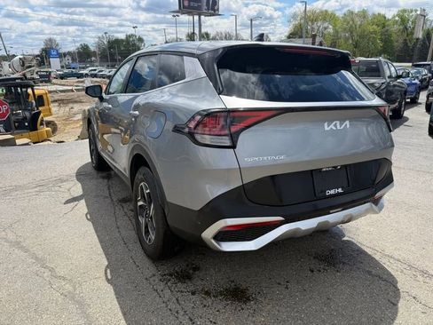 Used 2025 Kia Sportage LX image 5