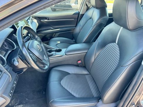 Used 2022 Toyota Camry SE FWD image 22