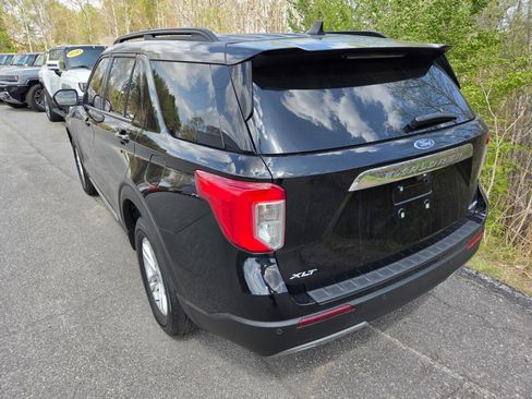Used 2023 Ford Explorer XLT w/ Equipment Group 202A image 7