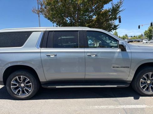Used 2024 Chevrolet Suburban LS w/ Max Trailering Package RWD image 4
