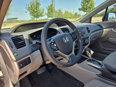 Used 2012 Honda Civic LX image 2