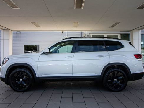 New 2026 Volkswagen Atlas SE FWD image 13
