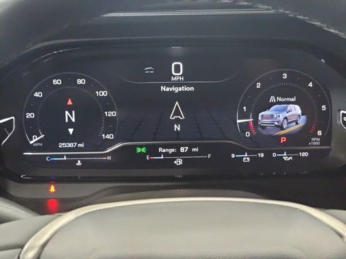 Used 2024 GMC Yukon Denali RWD image 17