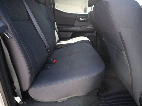 Used 2016 Toyota Tacoma TRD Off-Road w/ Towing Package AWD/4WD image 19