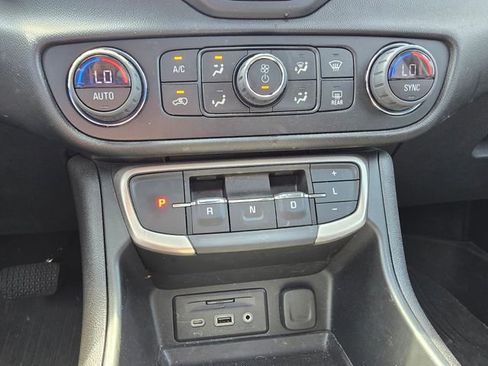 Used 2023 GMC Terrain Denali w/ Denali Premium Package AWD/4WD image 22