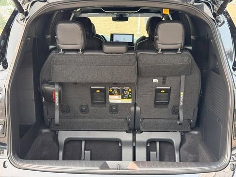 Used 2026 Toyota Sienna Limited AWD/4WD image 9