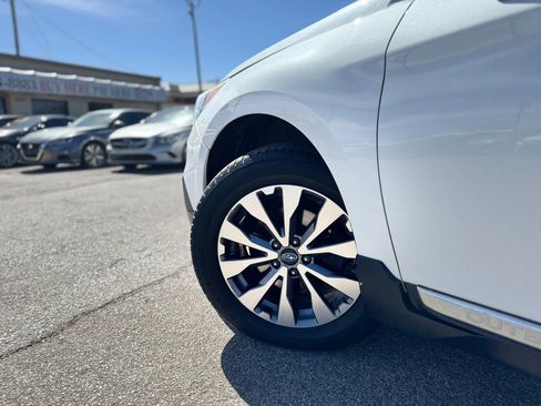 Used 2017 Subaru Outback 3.6R Touring w/ Popular Package #5A image 9