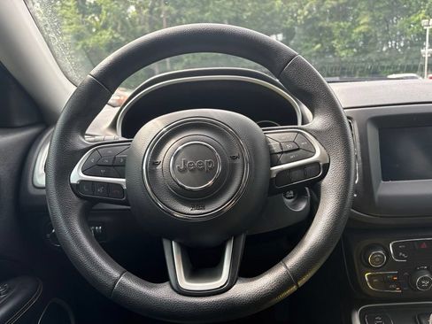 Used 2018 Jeep Compass Sport w/ Tech Group FWD image 11