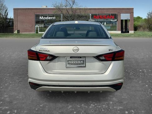 Certified 2024 Nissan Altima 2.5 SV FWD image 3