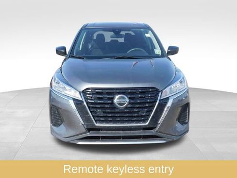 Used 2021 Nissan Kicks S image 2