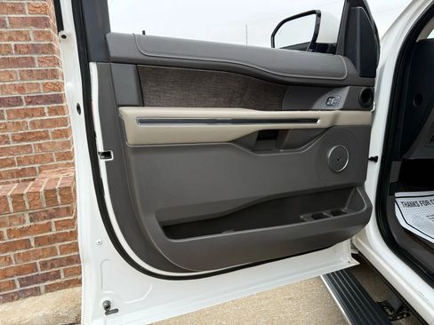 Used 2018 Ford Expedition Limited w/ Equipment Group 301A image 8