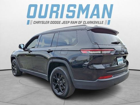 Used 2024 Jeep Grand Cherokee L Laredo image 4