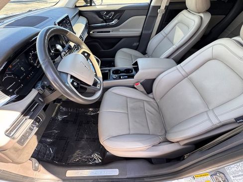 Used 2022 Lincoln Corsair Standard w/ Premium Package image 18