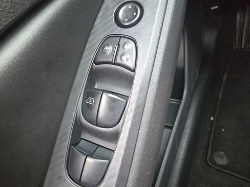 Used 2024 Nissan Altima 2.5 SV FWD image 19