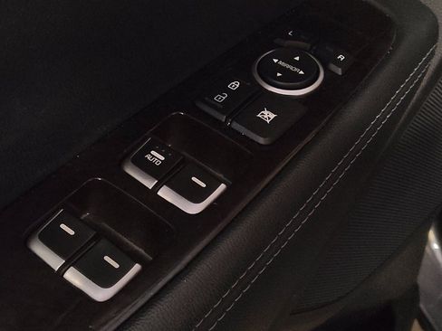 Used 2017 Kia Sorento FWD image 27