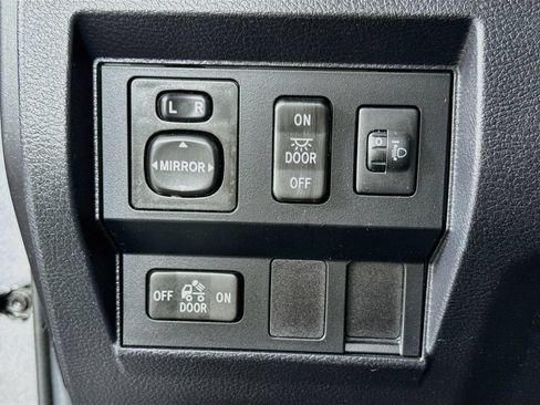 Used 2015 Toyota Tundra SR5 AWD/4WD image 15