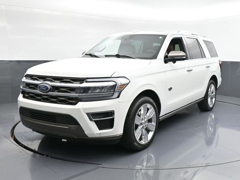 Used 2023 Ford Expedition King Ranch image 4