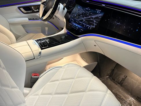 New 2025 Mercedes-Benz Maybach EQS 680 4MATIC image 28