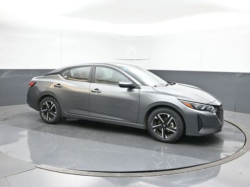Used 2024 Nissan Sentra SV image 7