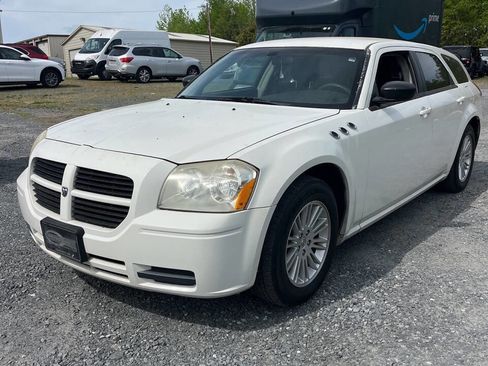 Used 2007 Dodge Magnum SE RWD image 2