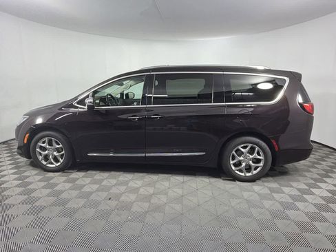 Used 2018 Chrysler Pacifica Limited FWD image 5