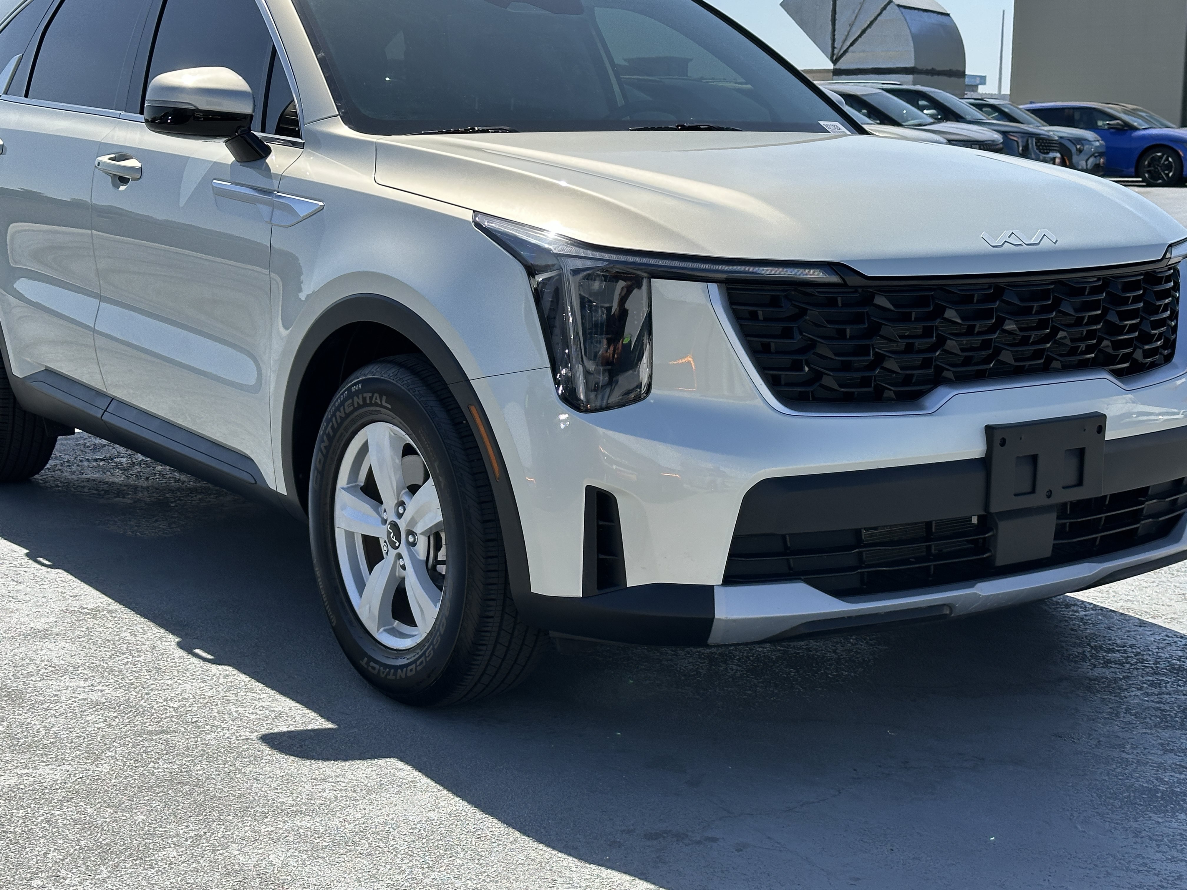 Used 2026 Kia Sorento LX FWD image 11