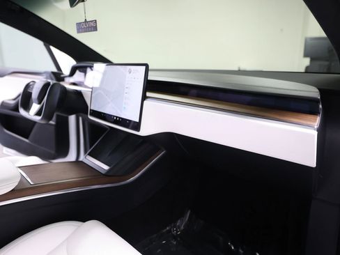 Used 2022 Tesla Model X AWD/4WD image 38