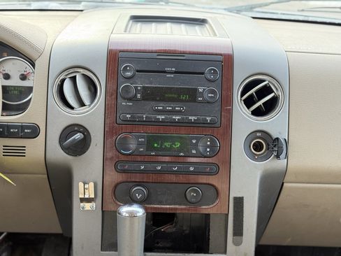 Used 2005 Ford F150 XLT image 15