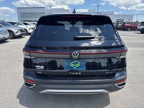 Used 2025 Volkswagen Taos SE AWD/4WD image 5