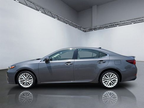 Used 2016 Lexus ES 350 w/ Luxury Package w/Wood Trim FWD image 2