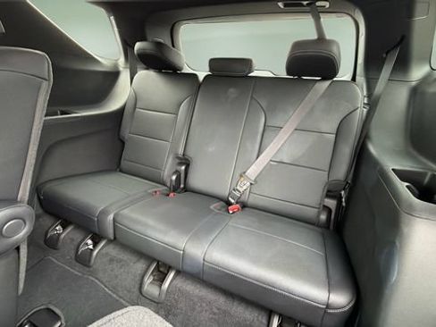 Used 2025 Chevrolet Traverse LT w/ Enhanced Driving Package FWD image 32