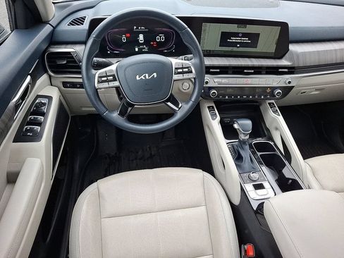 Used 2023 Kia Telluride EX w/ EX Captain's Chair Package AWD/4WD image 12