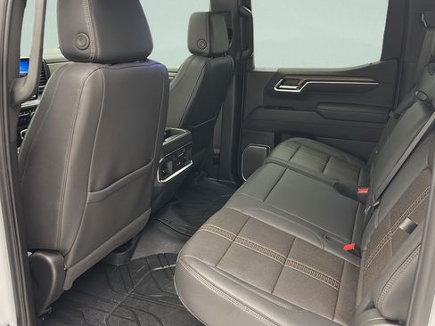 Used 2024 Chevrolet Silverado 1500 High Country w/ High Country Premium Package AWD/4WD image 11
