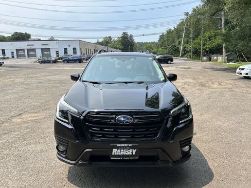 Certified 2023 Subaru Forester Premium AWD/4WD image 3