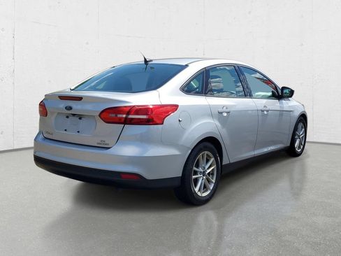 Used 2016 Ford Focus SE FWD image 7
