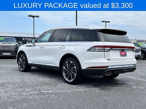 Used 2023 Lincoln Aviator Reserve w/ Equipment Group 201A AWD/4WD image 8