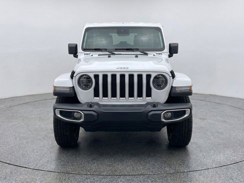 Used 2025 Jeep Wrangler Sahara image 2