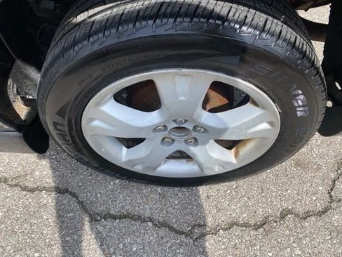 Used 2005 Toyota Matrix AWD image 30