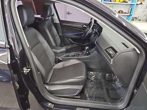 Used 2019 Volkswagen Jetta SEL w/ Cold Weather Package FWD image 9