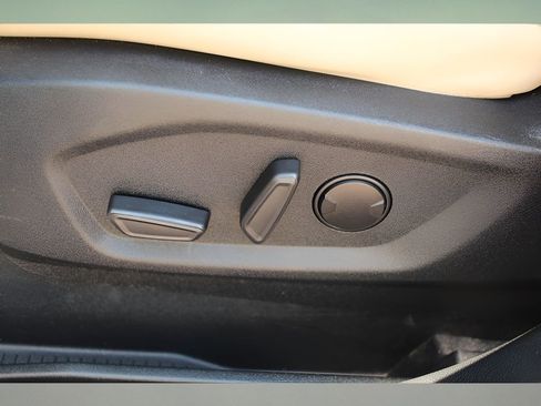 Used 2021 Ford Edge SEL w/ Convenience Package image 15