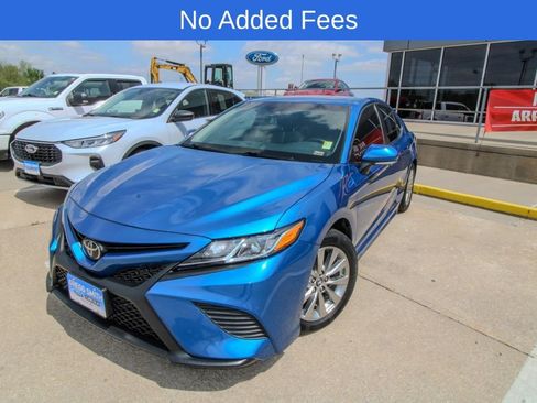 Used 2018 Toyota Camry SE w/ Moonroof Package image 1