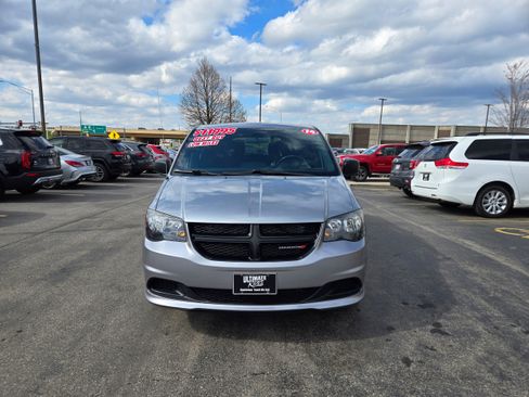 Used 2014 Dodge Grand Caravan SE w/ Quick Order Package 29E SE FWD image 2