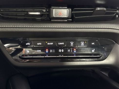 Used 2023 Buick Envision Preferred image 17