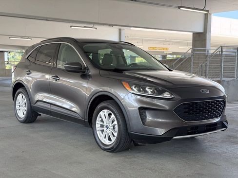 Used 2020 Ford Escape SE AWD/4WD image 3