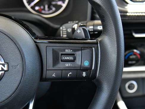 Used 2022 Nissan Rogue SV AWD/4WD image 29