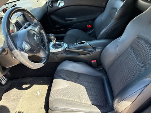 Used 2019 Nissan 370Z Touring image 12