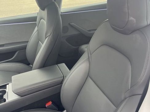 Used 2025 Tesla Model 3 Long Range image 11