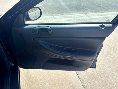 Used 2006 Dodge Stratus SXT image 37