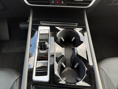 Used 2025 Volkswagen Atlas SEL image 11