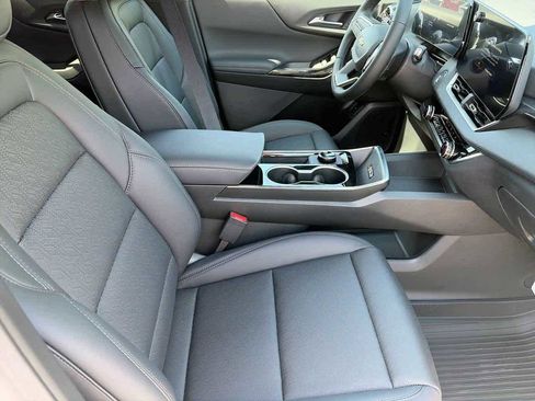 New 2026 Chevrolet Equinox LT FWD image 9